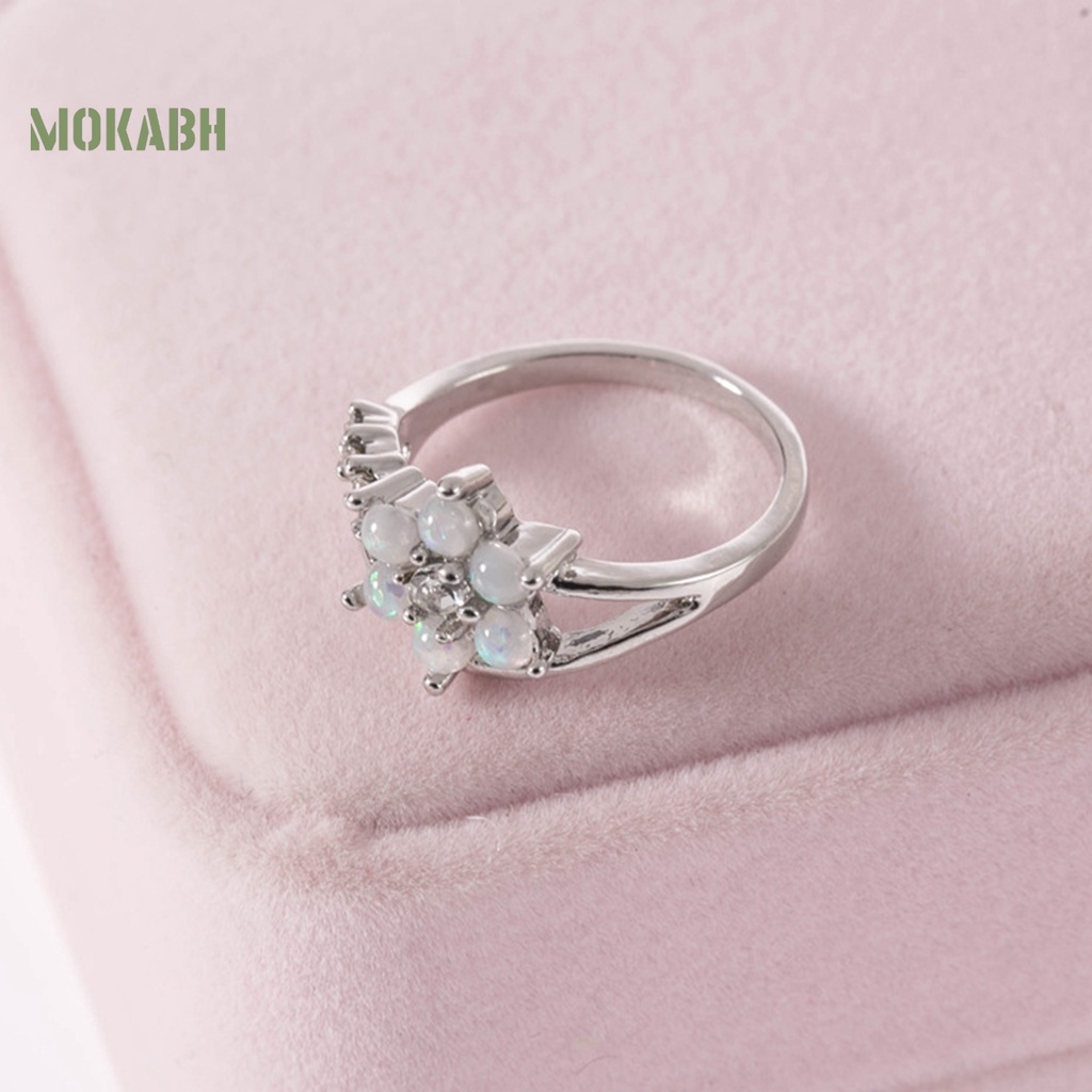 Nhẫn Đính Đá Opal Nhân Tạo Hình Tròn Lấp Lánh Thời Trang Cho Nữ