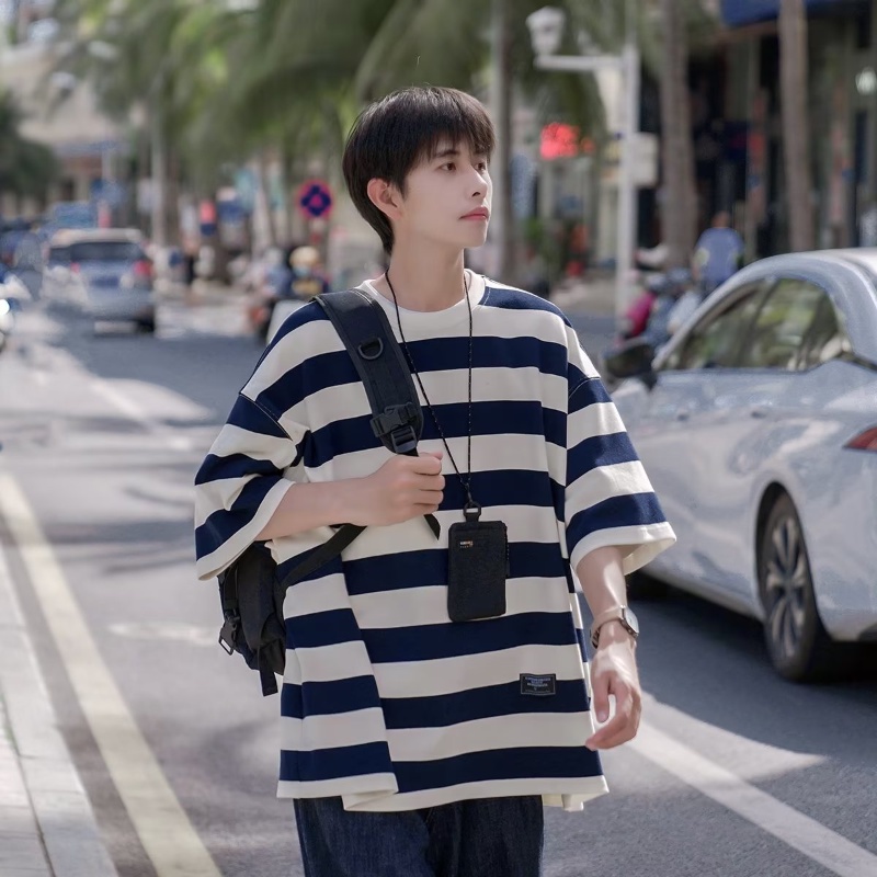 Áo Thun Nam Tay Lửng Họa Tiết Sọc Ngang Phong Cách Retro