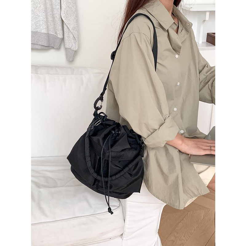 Túi Đeo Chéo Vai Bằng Vải Nylon Thời Trang Hàn Quốc