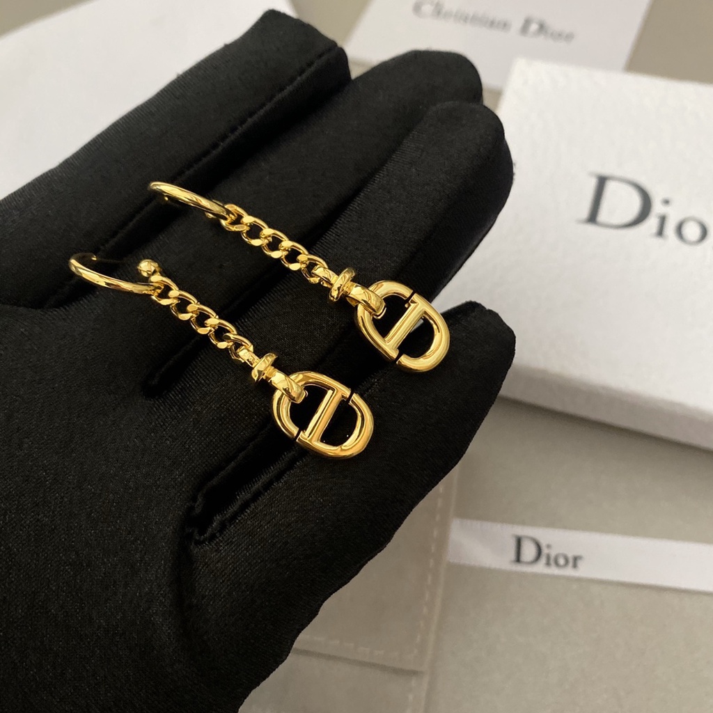 Bông Tai Dior Bằng Thép Titan In Chữ Thời Trang Sang Trọng Cho Nữ