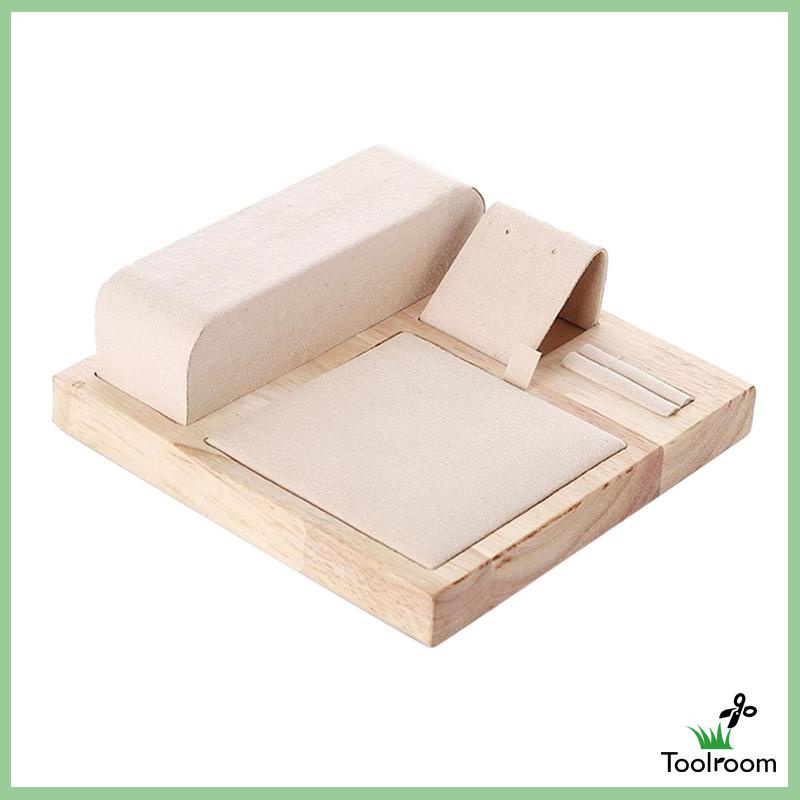 Giá Đỡ Trưng Bày Trang Sức Bằng Gỗ Màu Be Sang Trọng