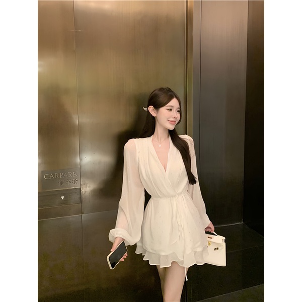 Đầm chiffon Tay Dài Màu Trắng Phối Bèo Xinh Xắn Thời Trang Dành Cho Nữ