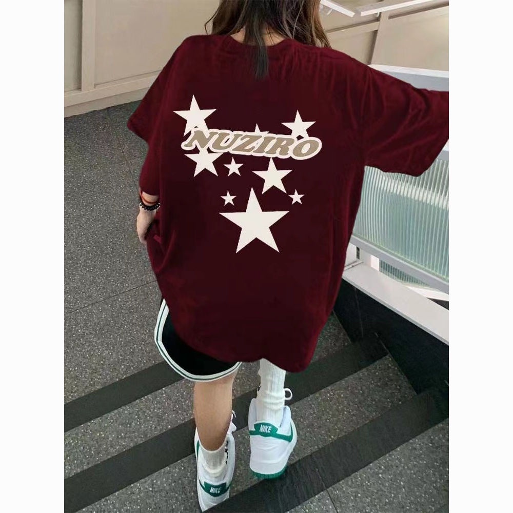Áo Thun Nữ Ngắn Tay In Chữ Burgundy Và Ngôi Sao Thời Trang