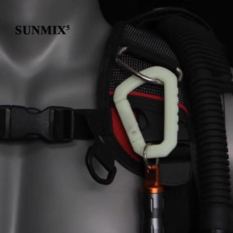 Móc Kẹp Treo Đồ Lặn Phát Sáng Trong Bóng Tối