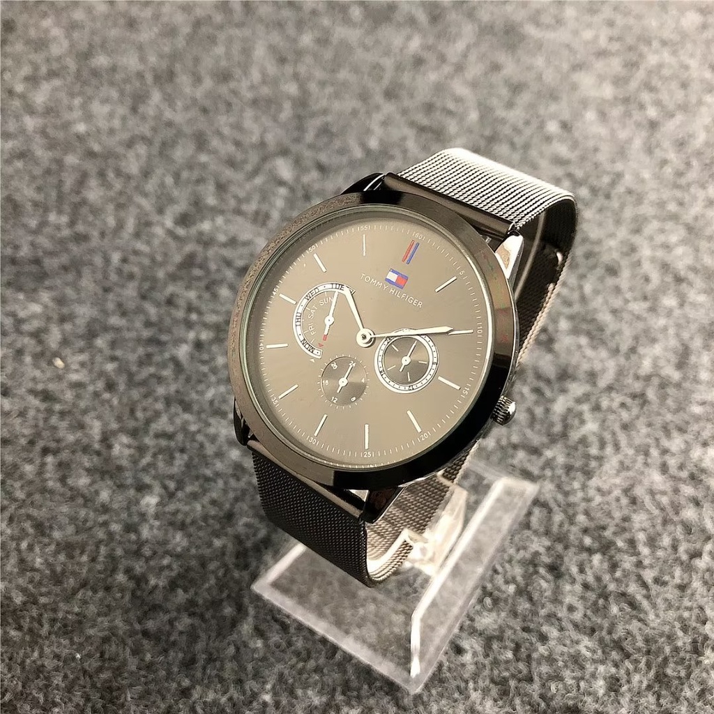 Đồng Hồ Đeo Tay Tommy Hilfiger Mặt Tròn Đính Đá Thời Trang Cho Cặp Đôi