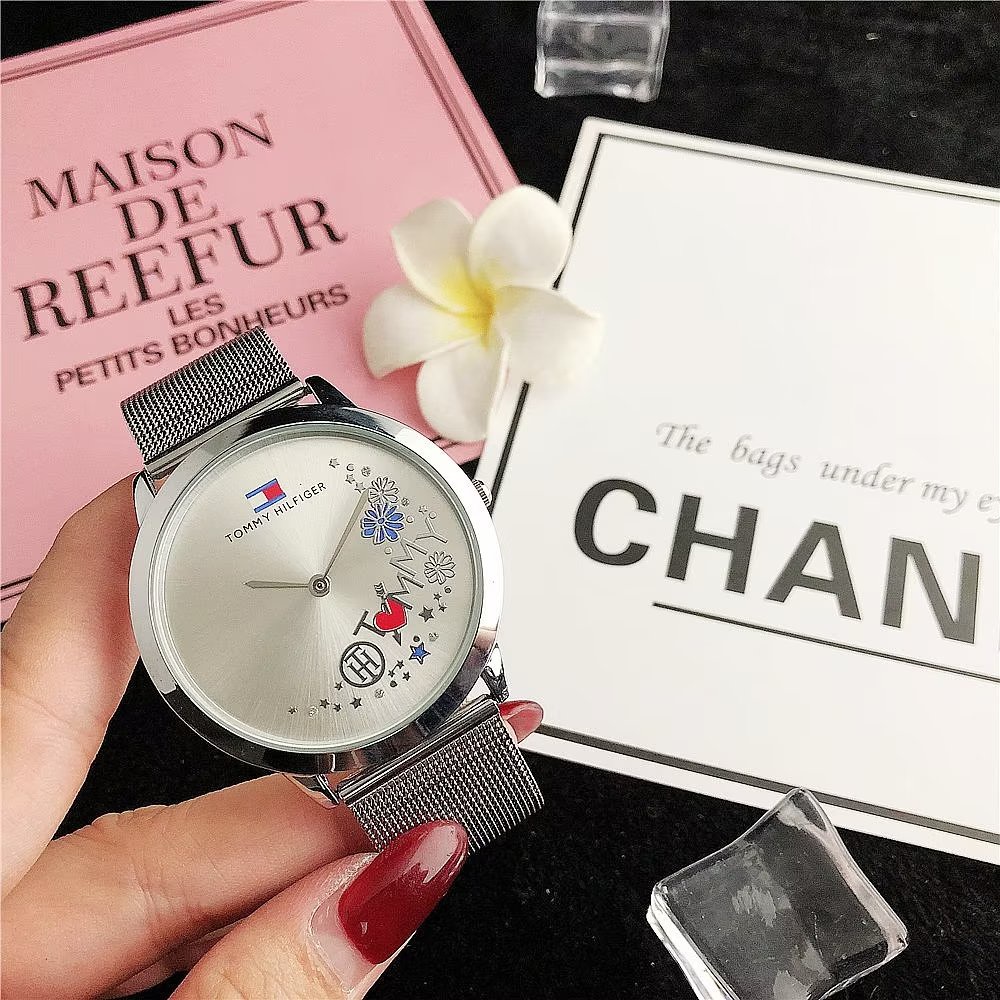 Đồng Hồ Đeo Tay Tommy Hilfiger Mặt Tròn Đính Đá Thời Trang Cho Cặp Đôi