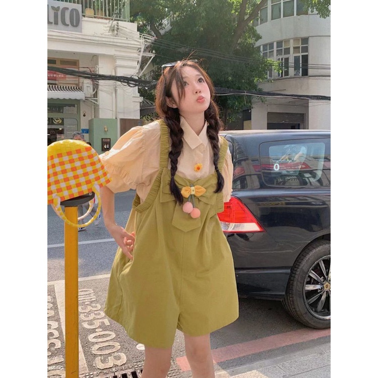 2023 summer new style loose short-sleeved shirt top + korean version fashion green suspenders