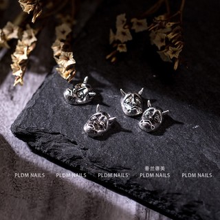 Charm đính móng hình mặt nạ cá tính