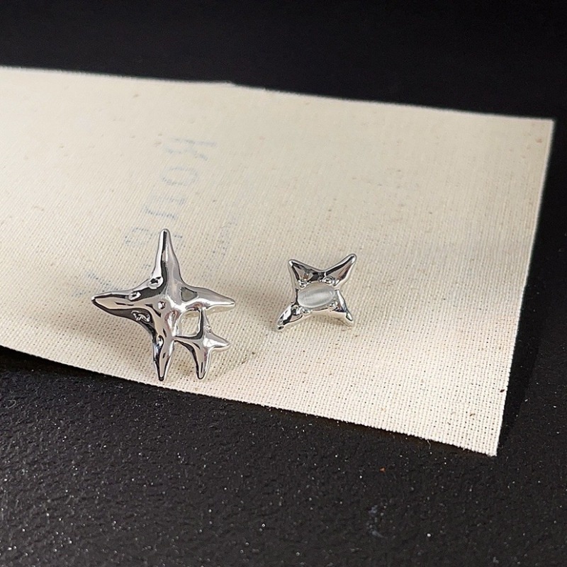 Khuyên Tai Ngôi Sao Bốn Cánh Bất Đối Xứng Dễ Thương Đơn Giản Độc Đáo Thời Trang Cho Tuổi Teen Hàng Ngày
