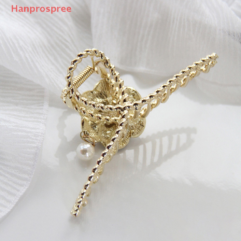 Kẹp Móng Vuốt Hình Hoa Trà Đính Ngọc Trai Phong Cách Vintage Cho Nữ