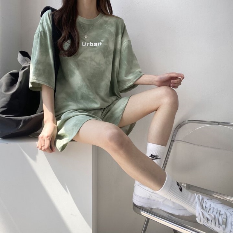 Bộ Đồ Thể Thao Hai Mảnh Gồm Áo Mỏng Và Quần Ngắn Ngọt Ngào Dành Cho Bạn Nữ La256