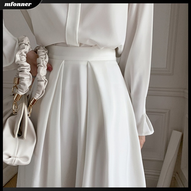 Áo Kiểu Tay Dài Ống Loe Phối Bèo Và Chân Váy Lưng Cao Màu Sắc Đơn Giản Cho Nữ