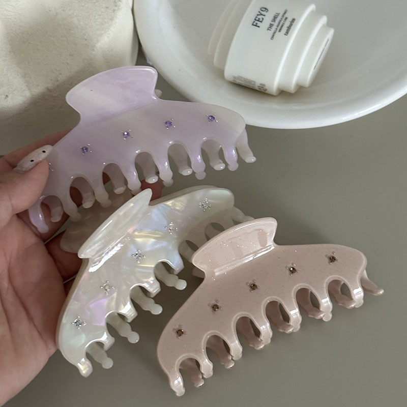 Kẹp Tóc Hình Cá Mập Đính Đá Thạch Anh Màu Be Ngọt Ngào Phong Cách Mới