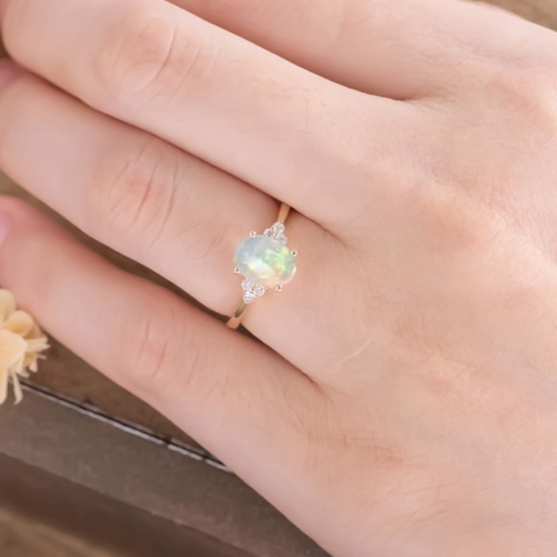 Nhẫn Đính Đá Opal Tự Nhiên Dành Cho Ngày Của Mẹ