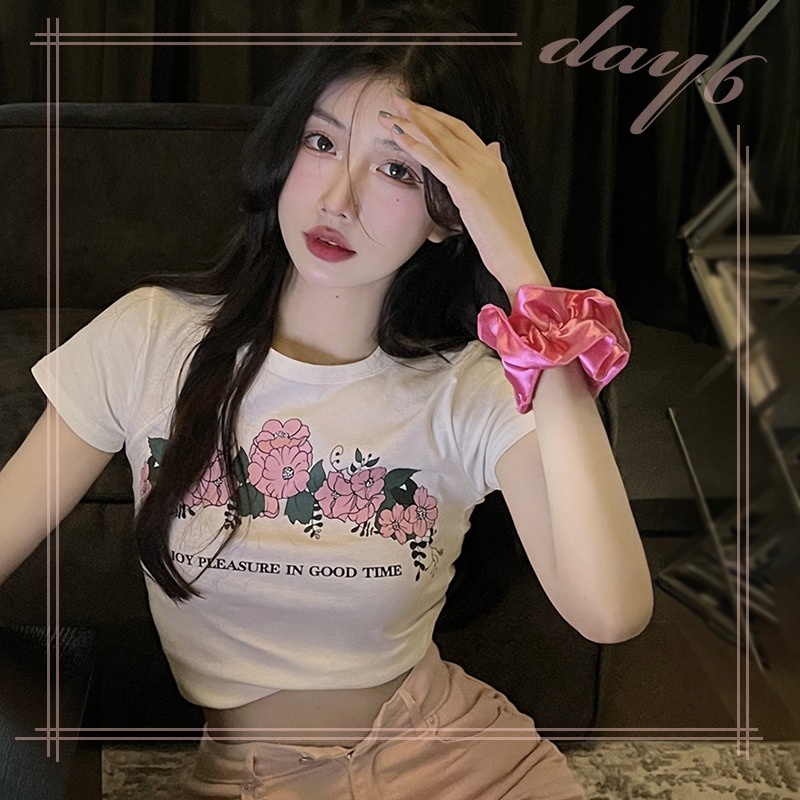 Áo Thun Nữ Ngắn Tay Cổ Tròn In Hoa Phong Cách Hàn Quốc