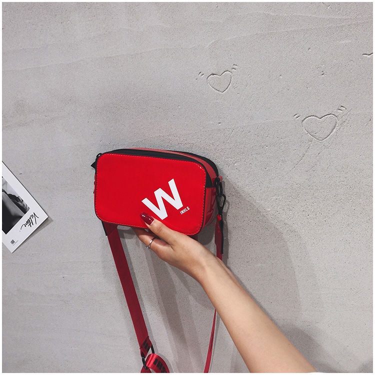 Túi Đeo Chéo Vai Bằng Da Bóng Thời Trang Hàn Quốc Sành Điệu Cho Nữ