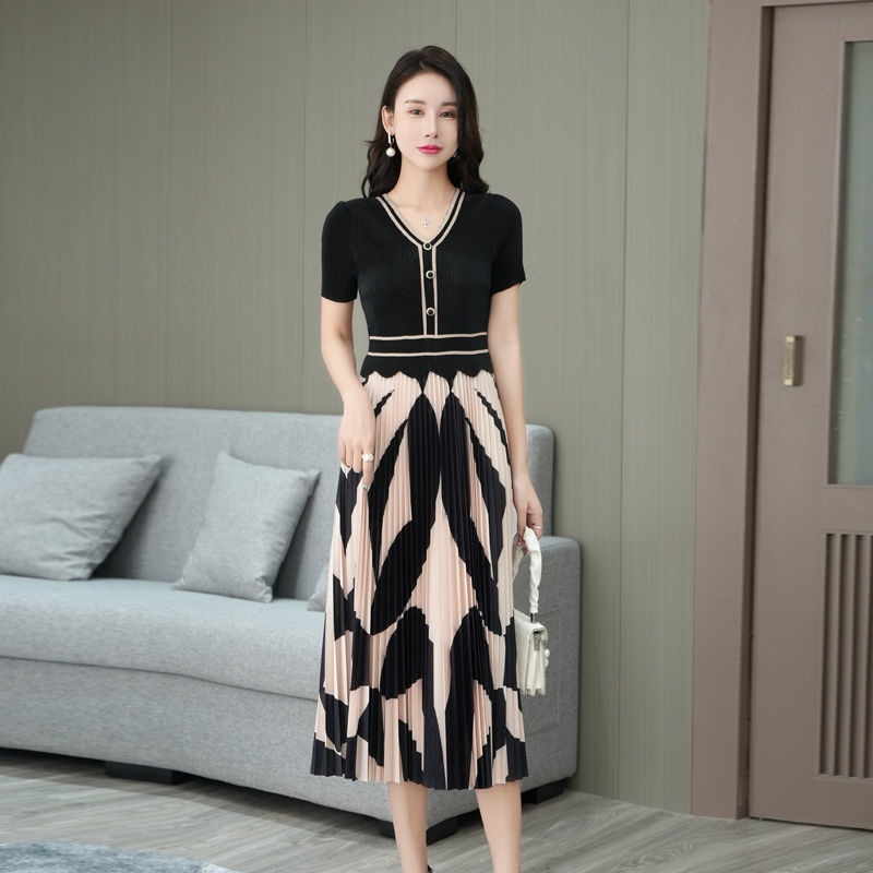 Đầm Tay Ngắn Cổ Chữ V Xếp Ly Thanh Lịch Thời Trang Hè 2023