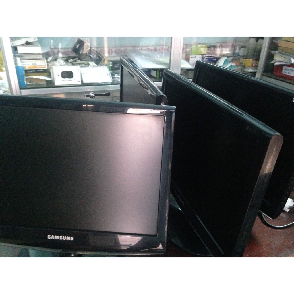 Màn hình samsung 17in vuông cũ đẹp nguyên tem