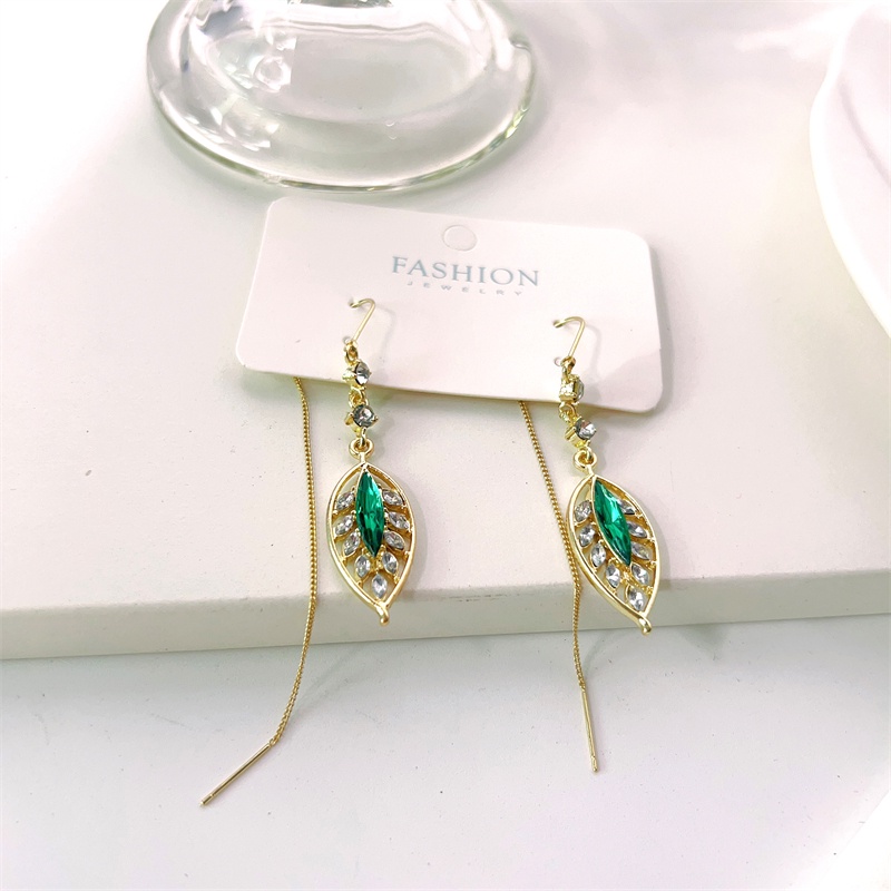 Khuyên Tai Hình Lá Đính Đá zircon Xanh Lá Sang Trọng Thời Trang Cao Cấp Dễ Phối Đồ Cho Nữ
