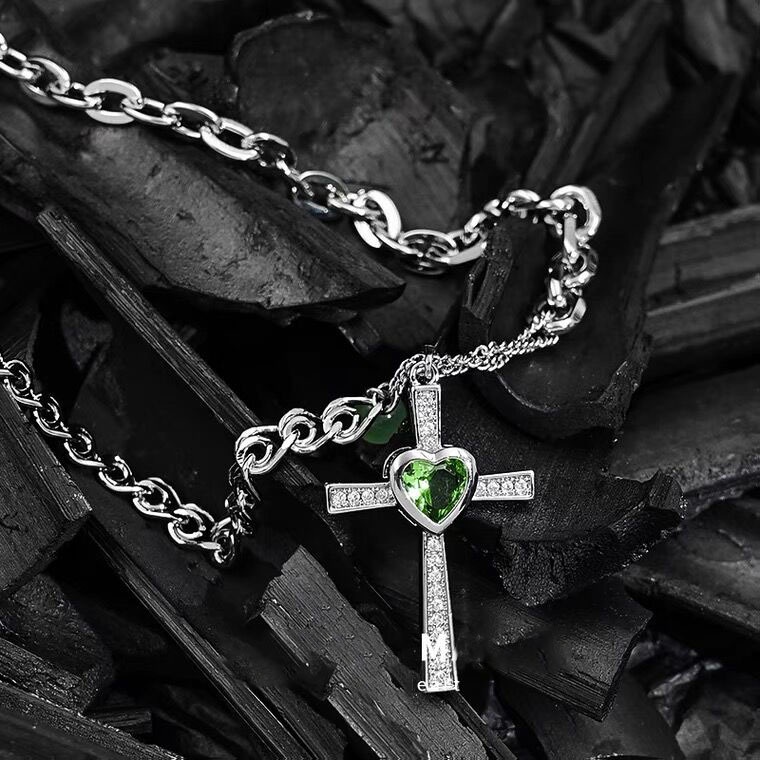 Vòng cổ Mặt Thánh Giá Đính Kim Cương Giả Màu Xanh Lá Phong Cách Hip Hop Thời Trang Cho Cặp Đôi