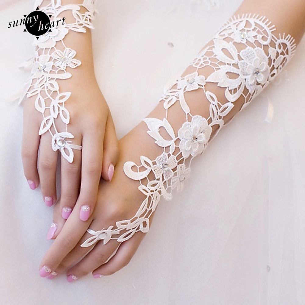1 Đôi Găng Tay Ren Trắng Hở Ngón Cho Cô Dâu