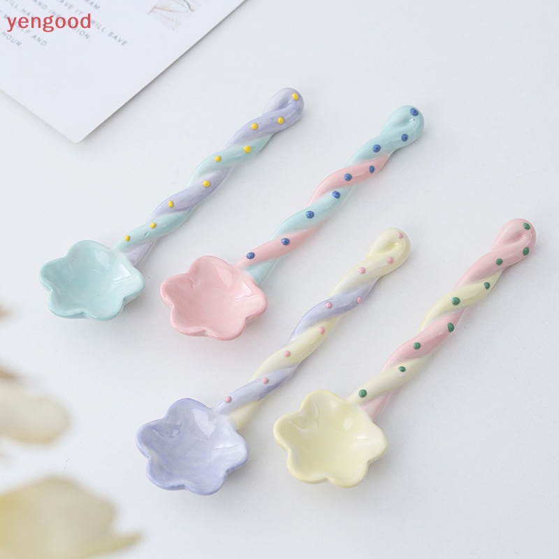 1 Muỗng Sứ Cán Dài Vẽ Hình Cây Kem Dễ Thương