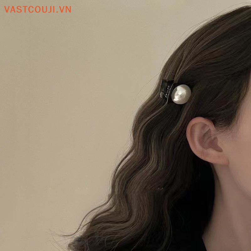 Kẹp Cá Mập Nhỏ Đính Ngọc Trai Phong Cách Pháp Cổ Điển