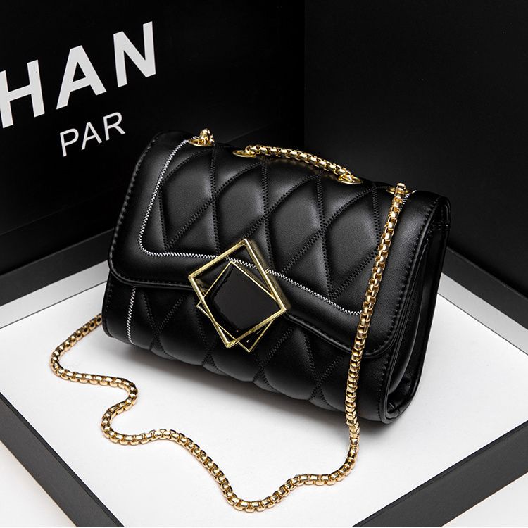 Túi Đeo Chéo Da Cừu Thật Đính Đá Phối Dây Xích Thời Trang Cho Nữ