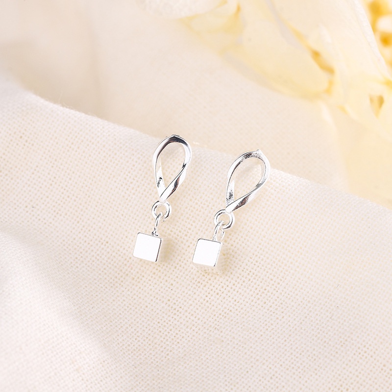 Khuyên Tai Hình Khối Lập Phương Màu Bạc Phong Cách Hàn Quốc Cho Nữ
