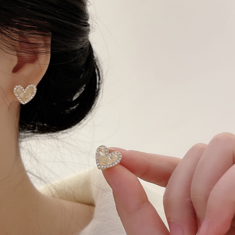 Khuyên Tai Hình Trái Tim Đính Đá Pha Lê Phong Cách Mới Cho Nữ