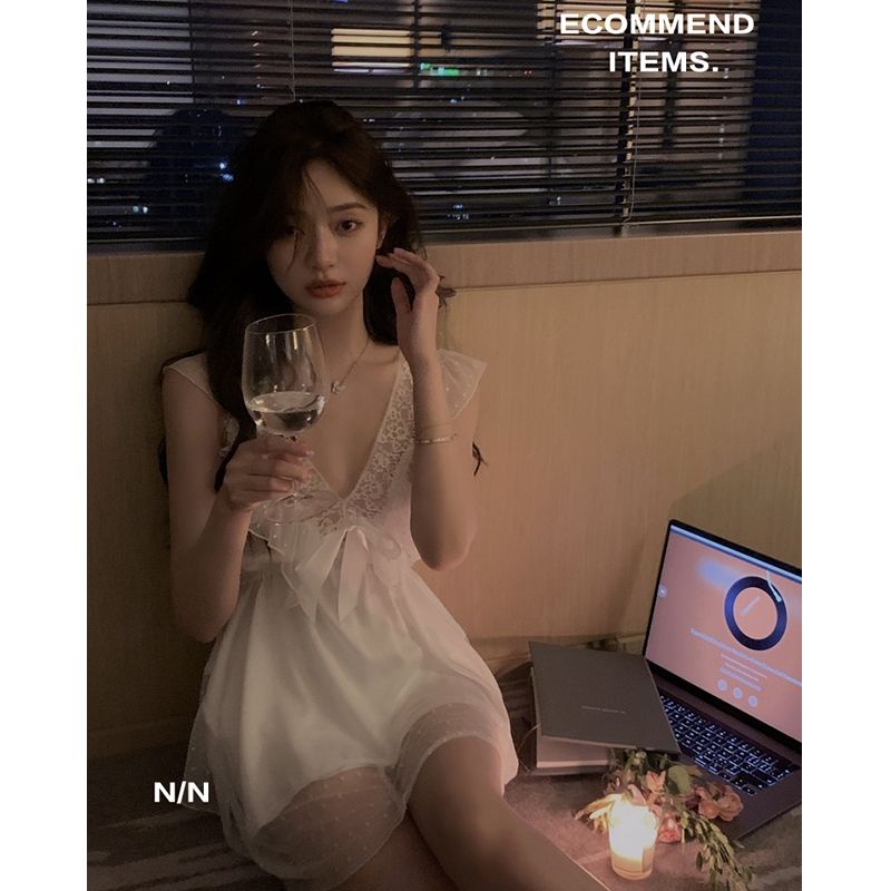 Đầm Hai Dây Hở Lưng Dáng Rộng Vải Satin Phối Ren Màu Trắng Phong Cách Pháp Thời Trang Mùa Hè Quyến Rũ Cho Nữ