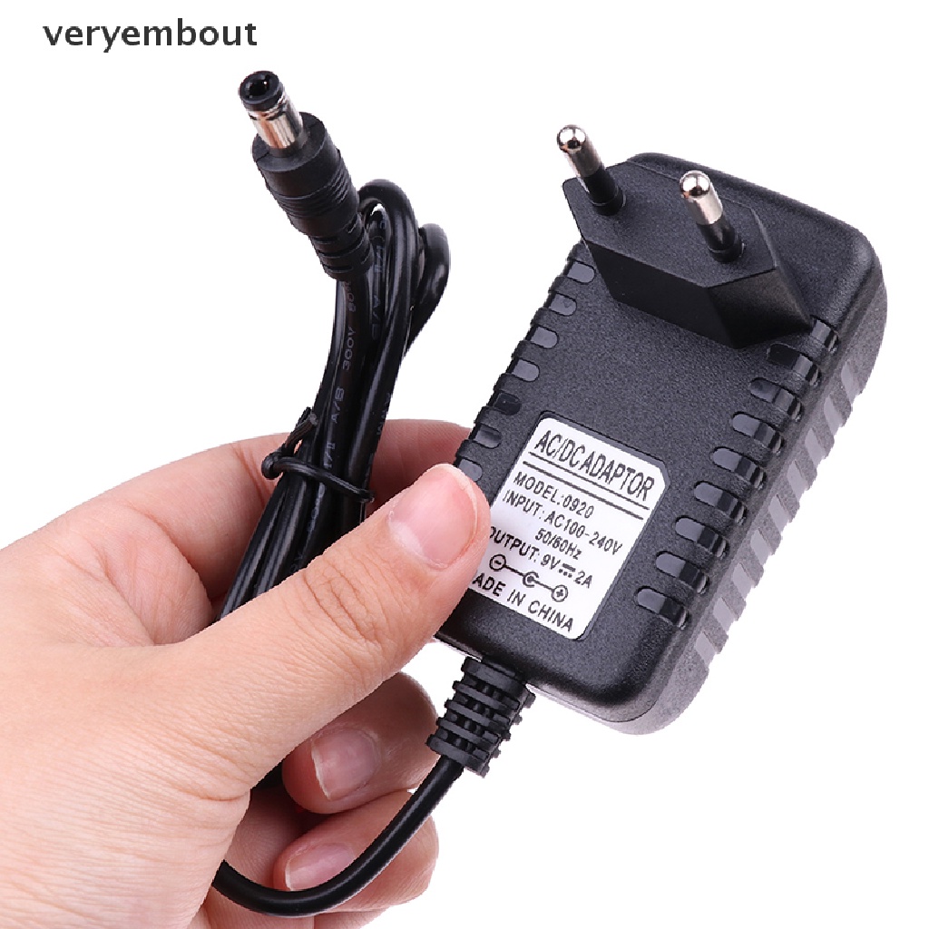 Bộ Nguồn AC / DC 9V 2A Phích Cắm Chuẩn EU US UK 5.5mm x 2.1mm-2.5mm n
