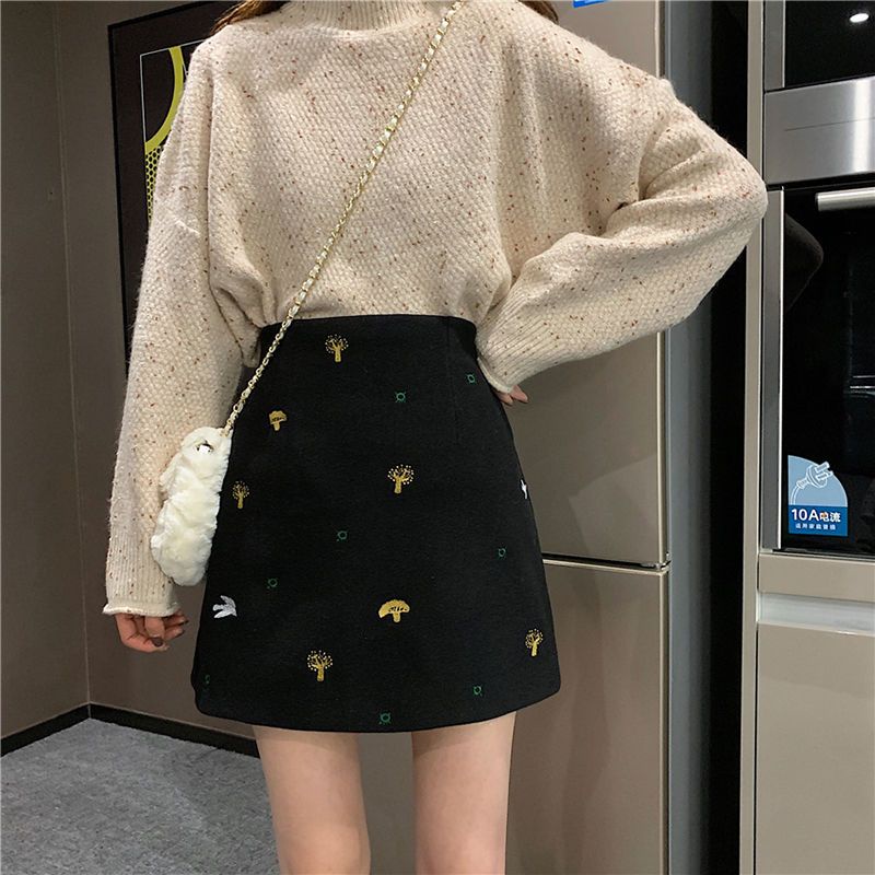 2023 New High Waist Slim Black Half body Embroidered Wrapped Hip Skirt Short Skirt