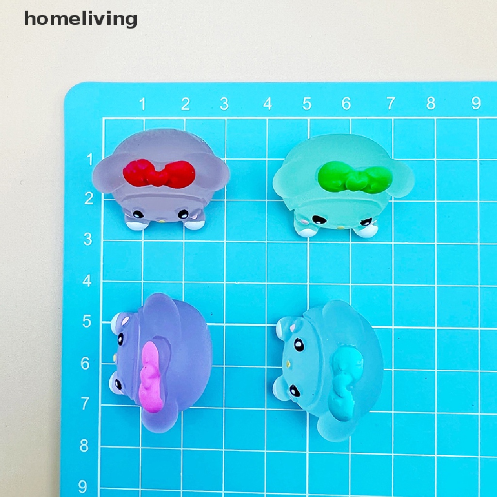 Bộ 2 Tượng Nhựa Phát Quang Hình Hoạt Hình Dễ Thương Dùng Trang Trí