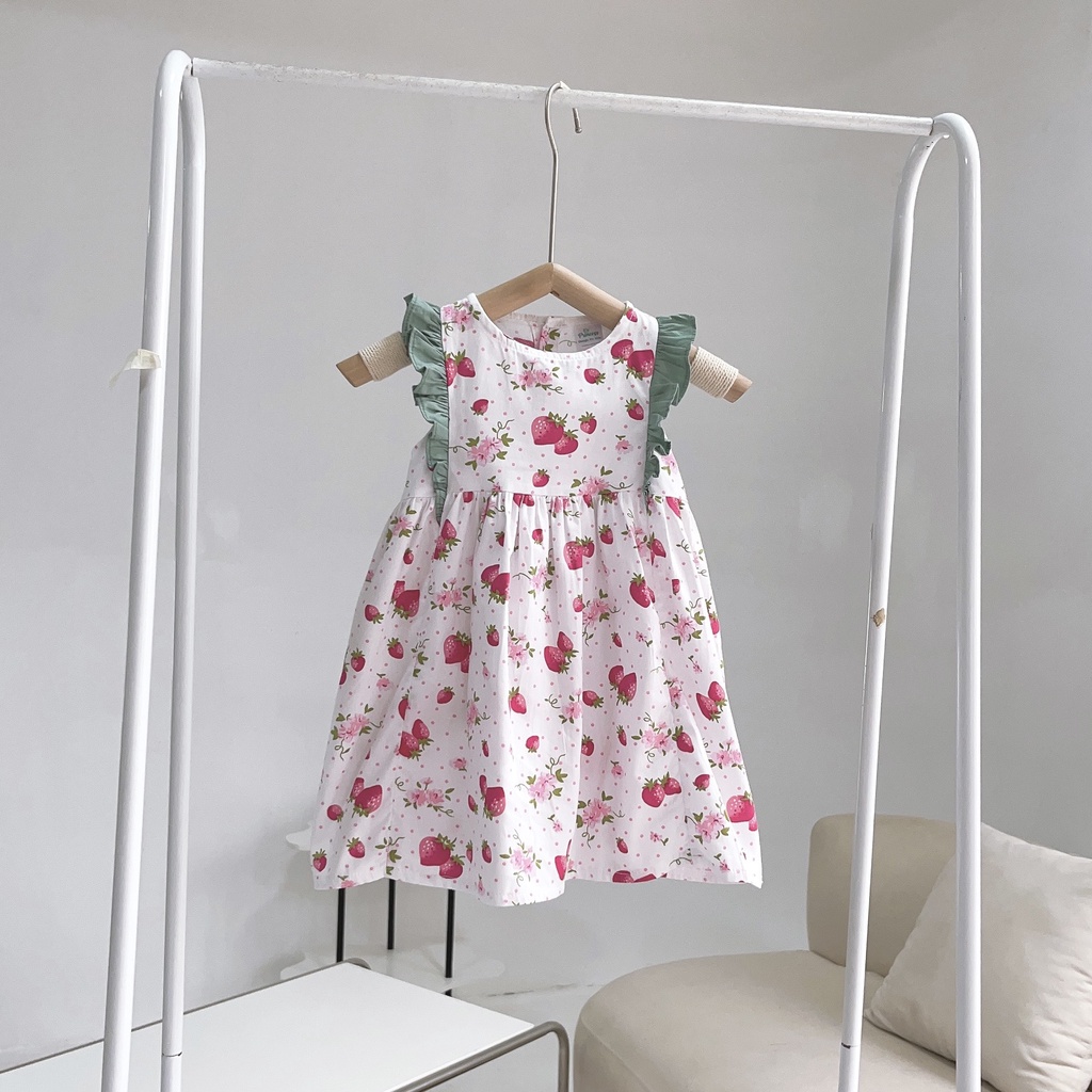 Váy bé gái sát nách phối bèo hoạ tiết dâu, kì lân, vịt vàng