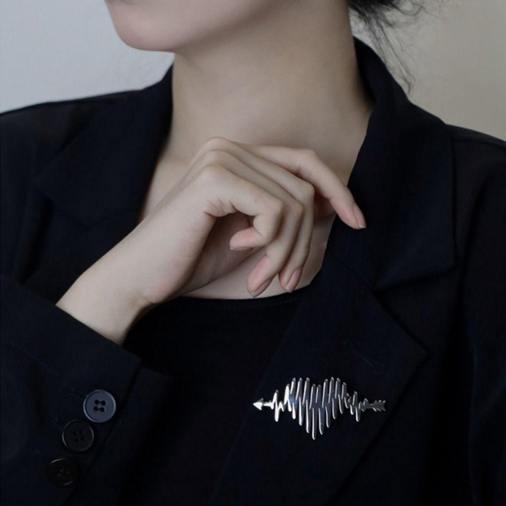 Ghim Cài Áo Bằng Thép Titan Họa Tiết Bướm / Trái Tim Đáng Yêu Dành Cho Nữ