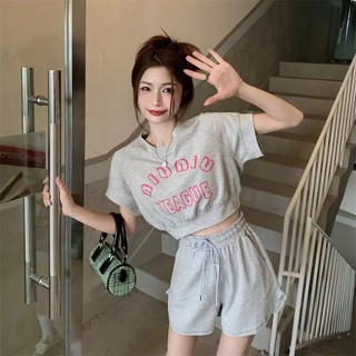 Set áo thun tay ngắn & quần short thể thao nữ