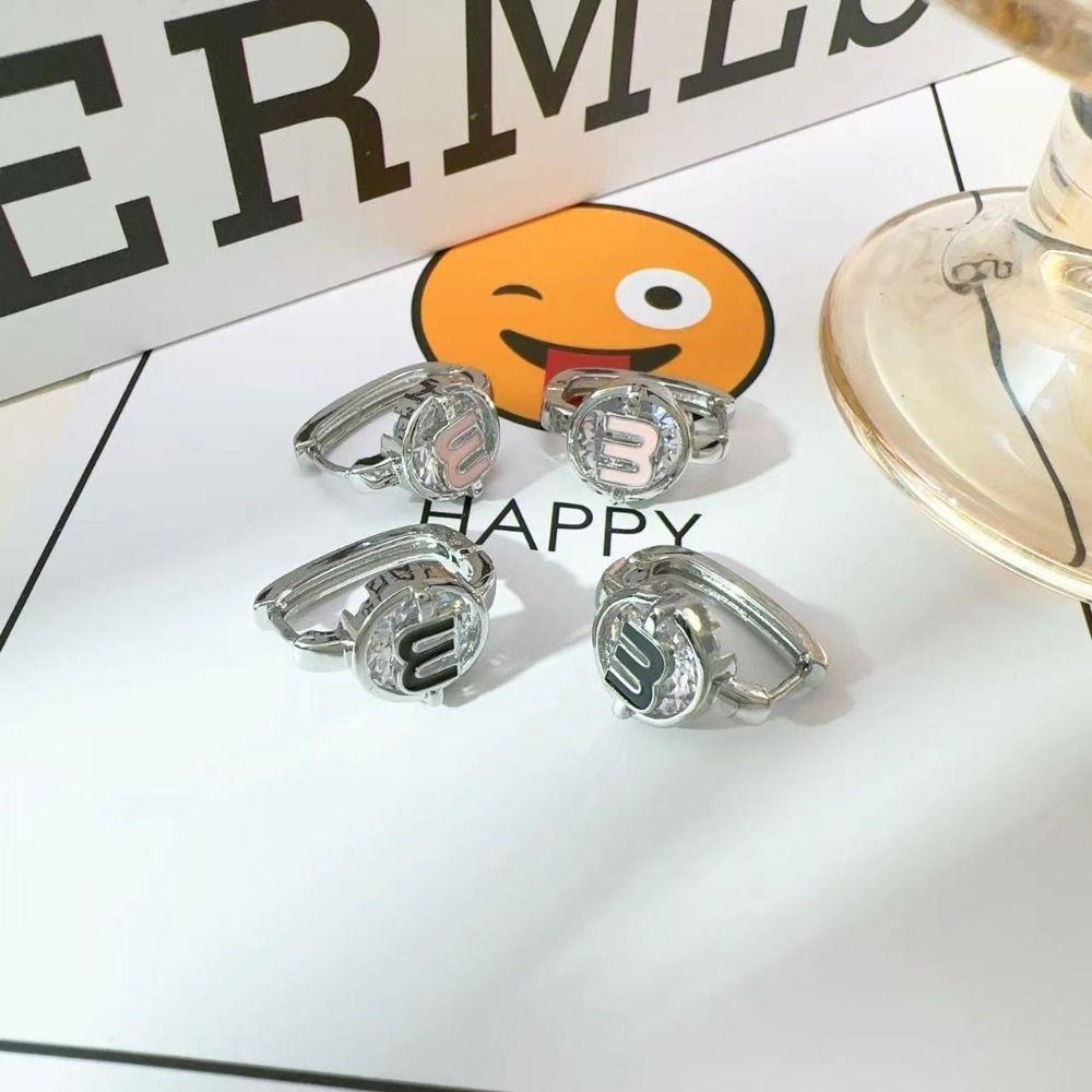 Khuyên Tai Hình Khối Chữ M Tráng Men Thanh Lịch