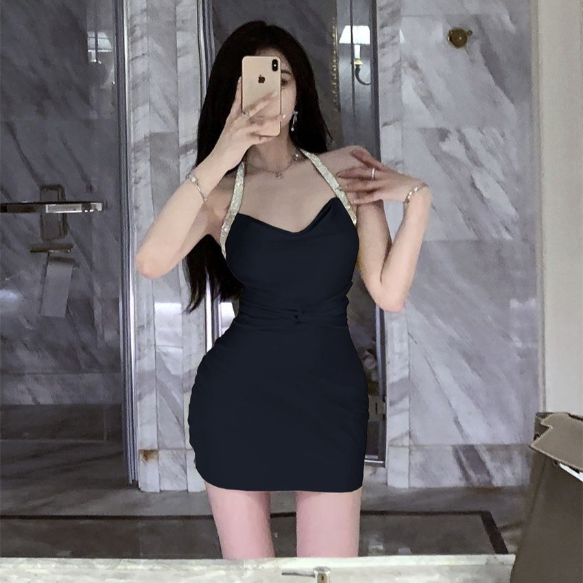 Đầm Hai Dây Ôm Eo Xếp Ly Vải Satin Màu Vàng Lấp Lánh Thời Trang Mùa Hè Cho Nữ