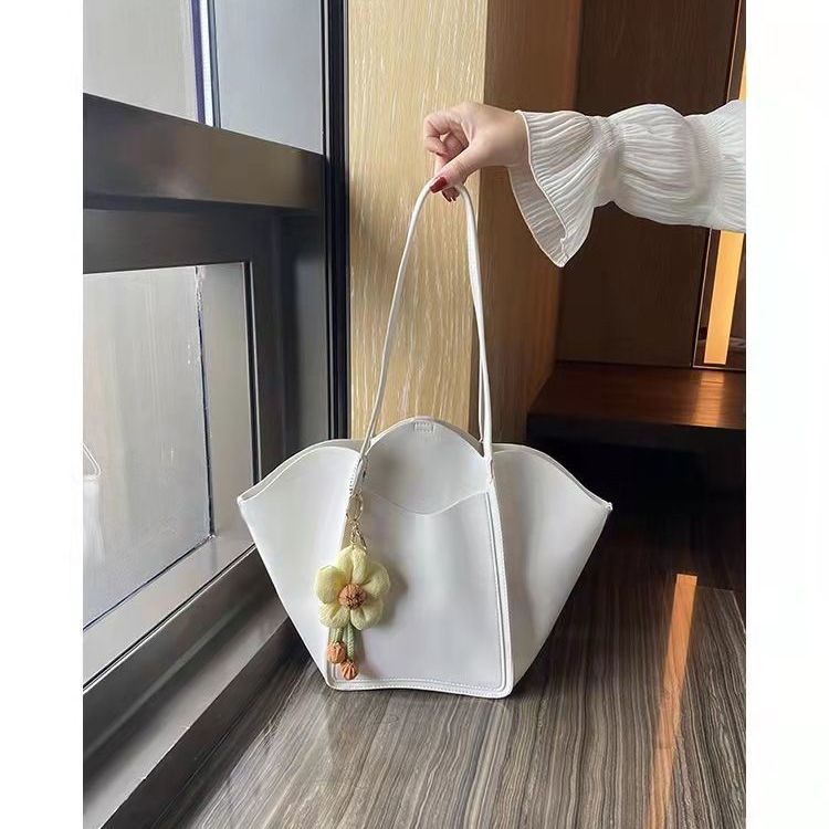 Túi Đeo Vai Sức Chứa Lớn Hình Cánh Hoa Tulip Độc Đáo Dễ Phối Đồ Cho Học Sinh