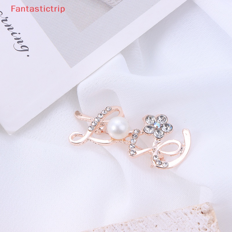 Ghim Cài Áo Hình Chữ Love Đính Đá Dễ Thương Cho Nữ