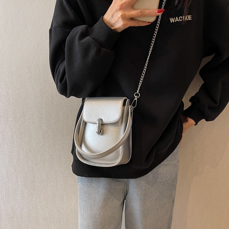 Túi Xách mini Phối Dây Xích Đeo Vai Kiểu Pháp Thời Trang Cao Cấp Cho Nữ