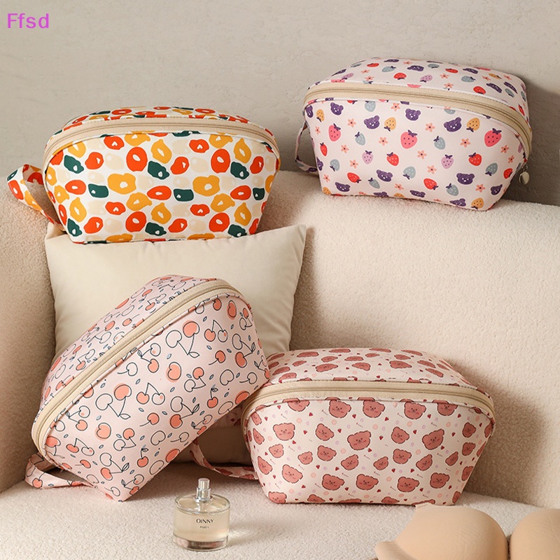 1 Túi Đựng Mỹ Phẩm / Vớ / Đồ Lót Chia Ngăn Di Động Cho Nữ