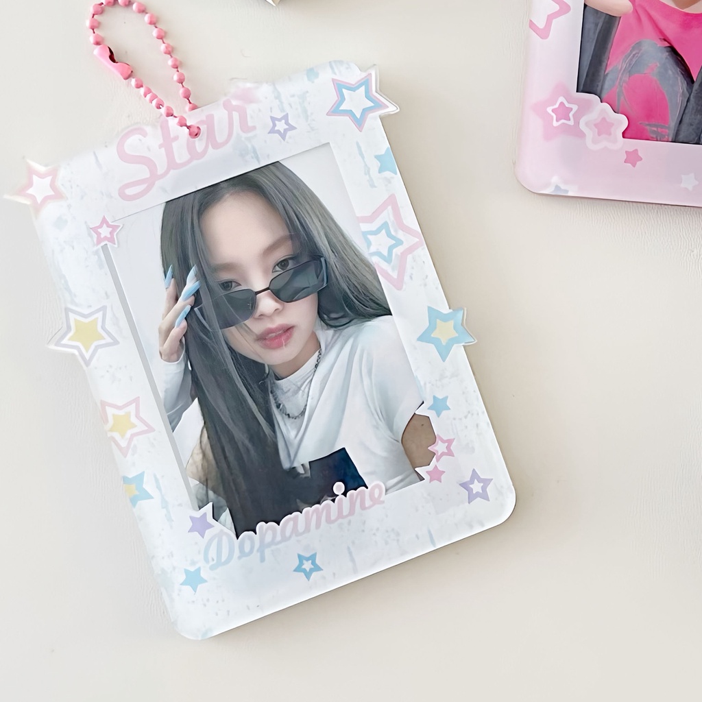 Giá Đỡ Thẻ Bằng Acrylic In Hình Thần Tượng Độc Đáo