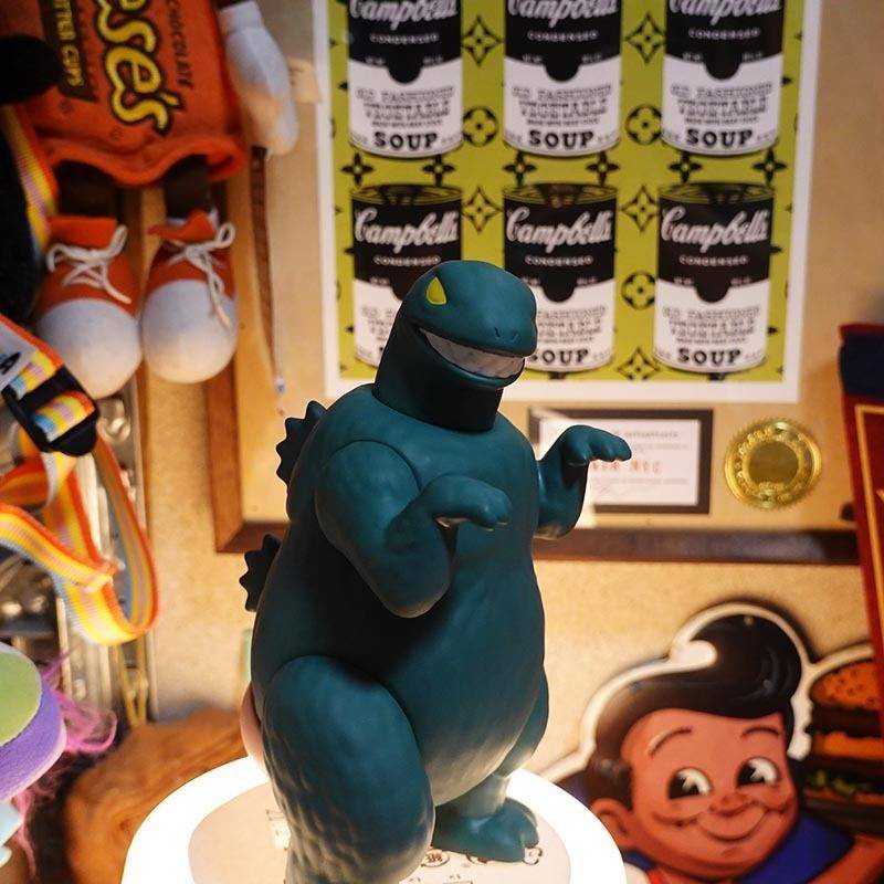 Crayon shin-chan toy mô hình khủng long mông trần, crayon shin-chan anime đồ chơi bộ sưu tập ngoại vi, trang trí mặt bàn