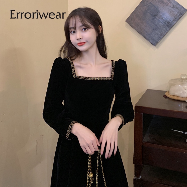 Đầm ERRORIWEAR cổ vuông viền vàng chất nhung rộng rãi thời trang 2023 cho nữ