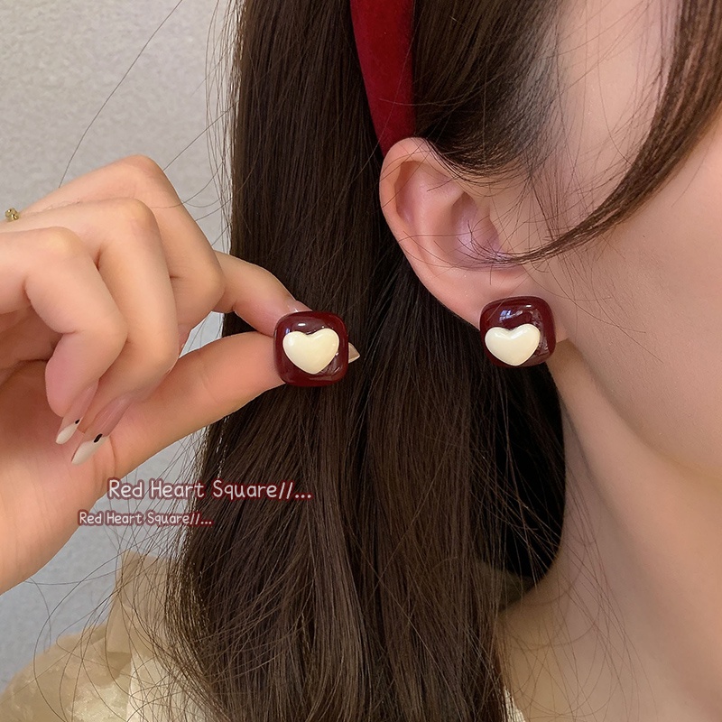 Khuyên Tai Hình Trái Tim Đỏ Dễ Thương Thời Trang 2023