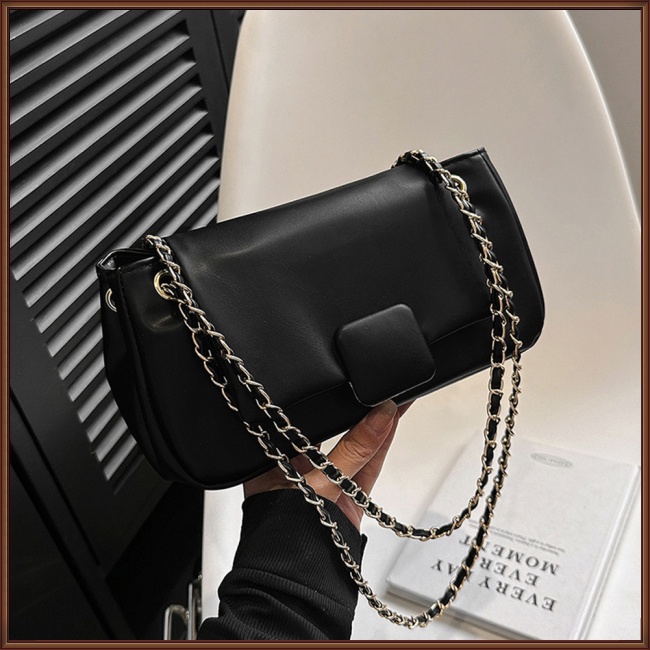 Túi Đeo Chéo Da Pu Màu Trơn Phối Dây Xích Thời Trang Cho Nữ