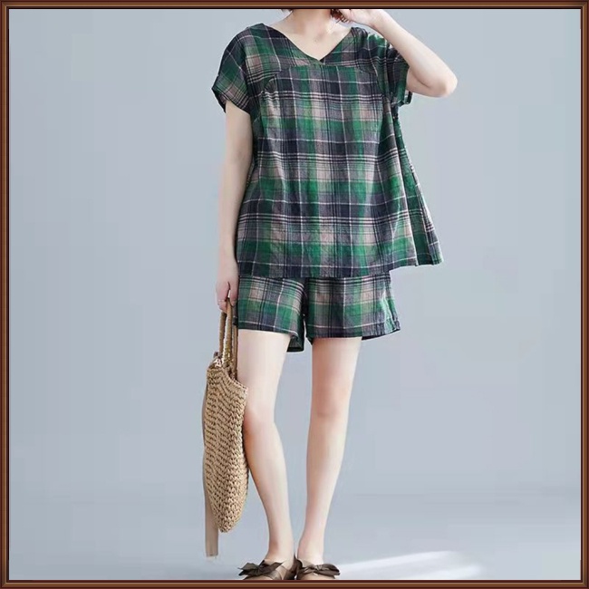 Set Đồ Mùa Hè 2 Món Gồm Áo Thun Tay Cộc Cổ Chữ V + Quần Ngắn Ống Rộng Kẻ Sọc Caro Cho Nữ