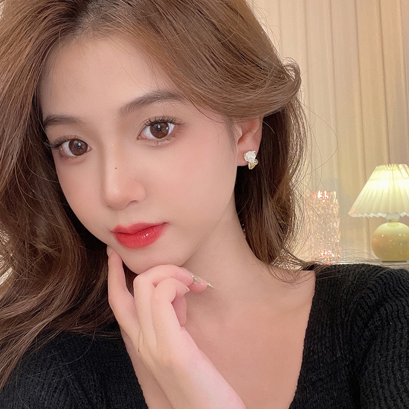 Bông Tai Mạ Bạc 925 Hình Bông Hoa Đính Ngọc Trai Nhân Tạo Phong Cách Hàn Quốc Sang Trọng